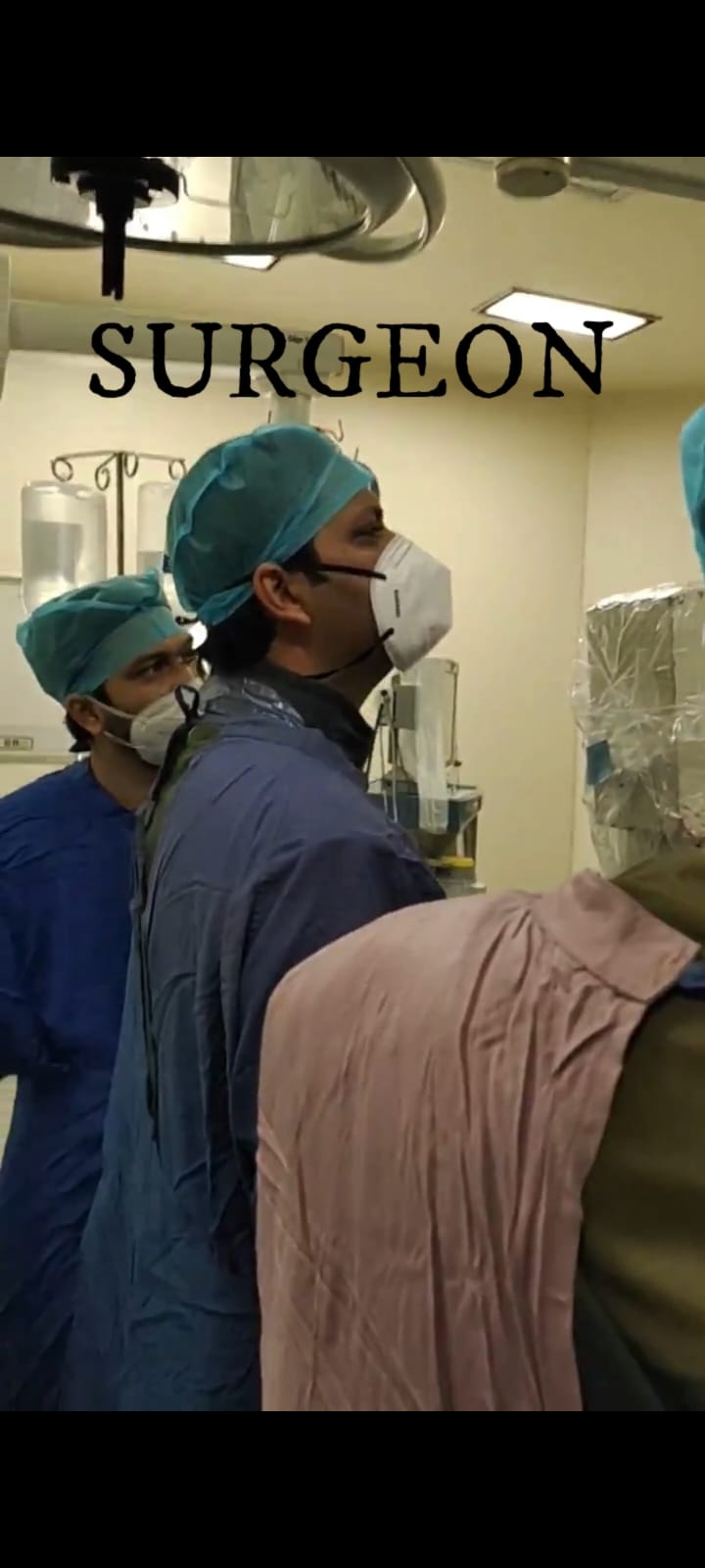 Dr. Nitin Shrivastava performing endoscopic kidney stone surgery at Apollo Hospital Gurugram